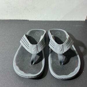 Gray Men’s Olukai Ulele sandals
